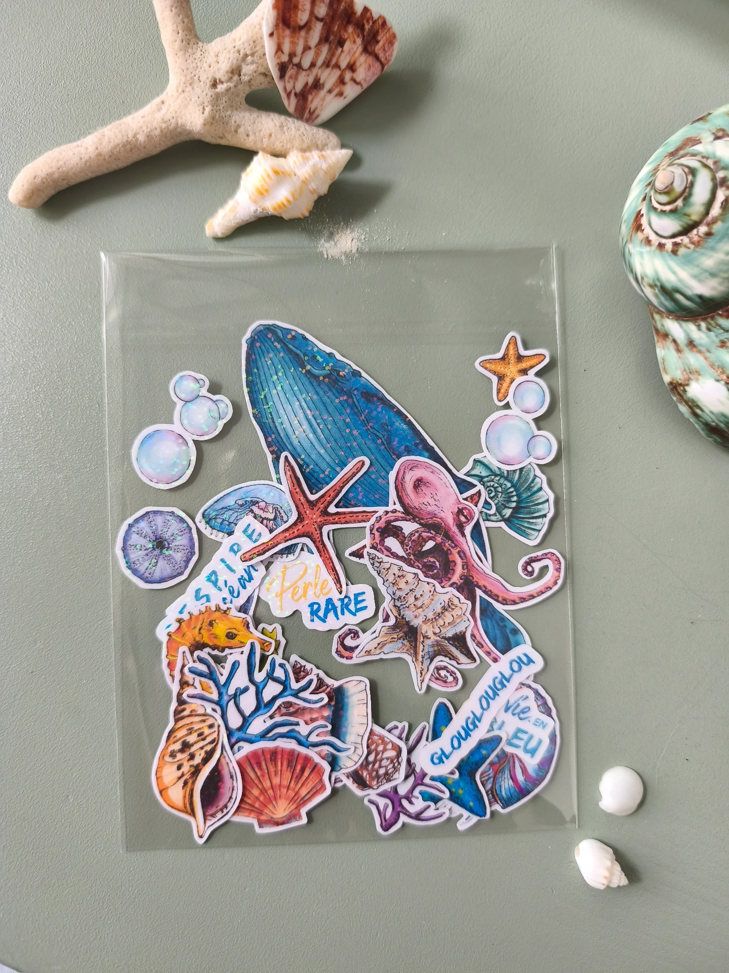 Solographiques – Pochette de 25 stickers holographiques thème Océan | Abysses enchantés